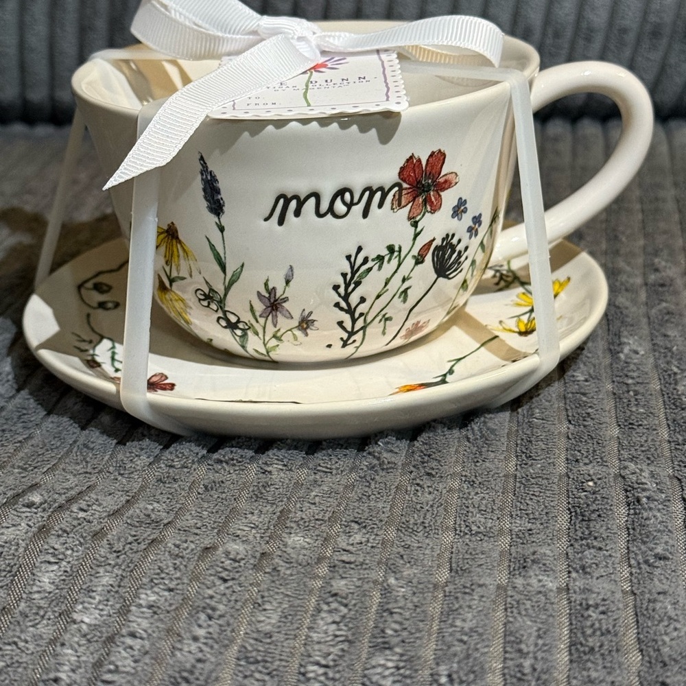 Rae Dunn Floral ‘Mom’ Tea cup and Saucer Set - New